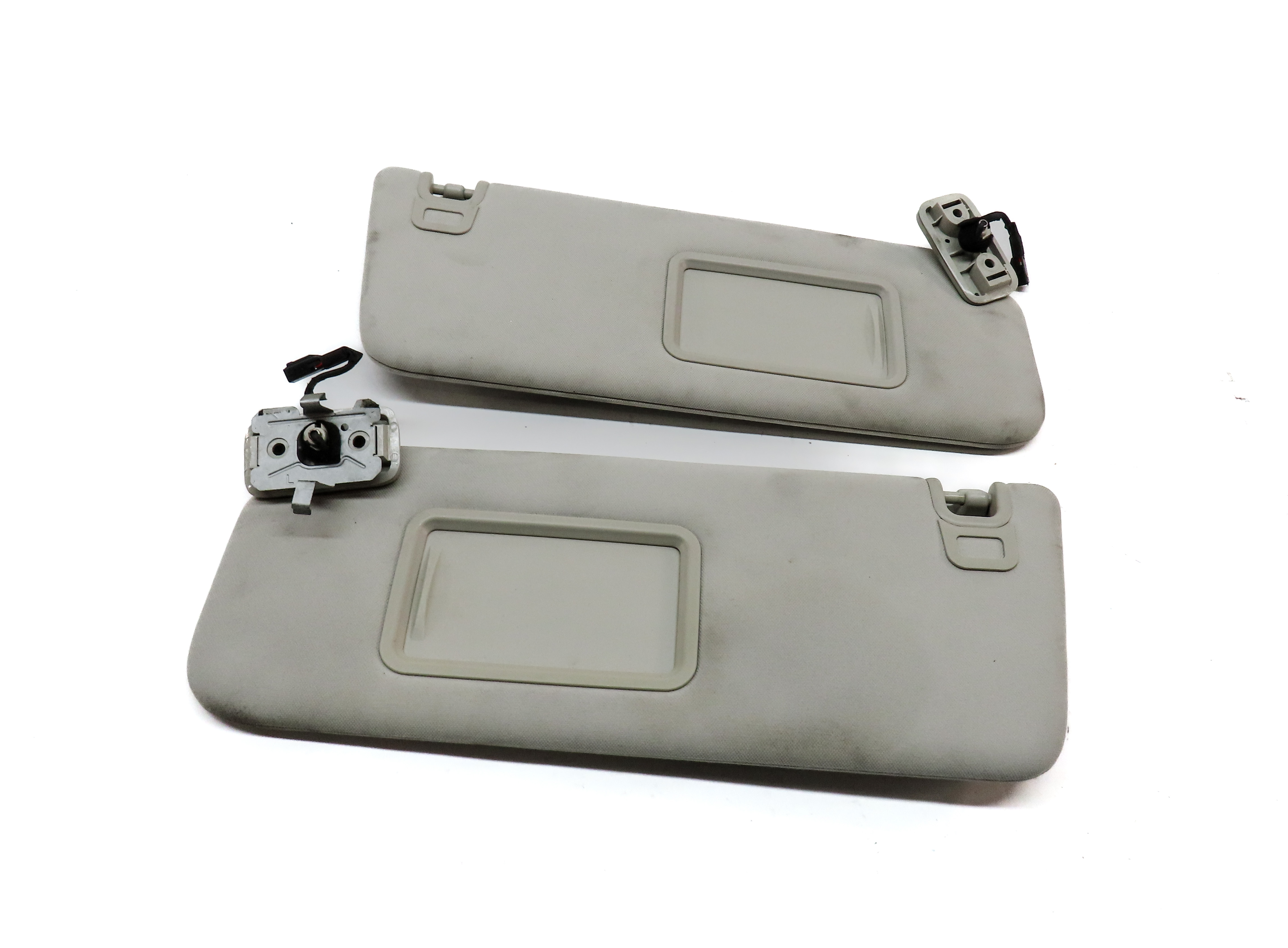 17-21 LAND ROVER DISCOVERY L462 FRONT LEFT & RIGHT SUNVISOR VISOR SET/2 (GRAY) — exact item pictured